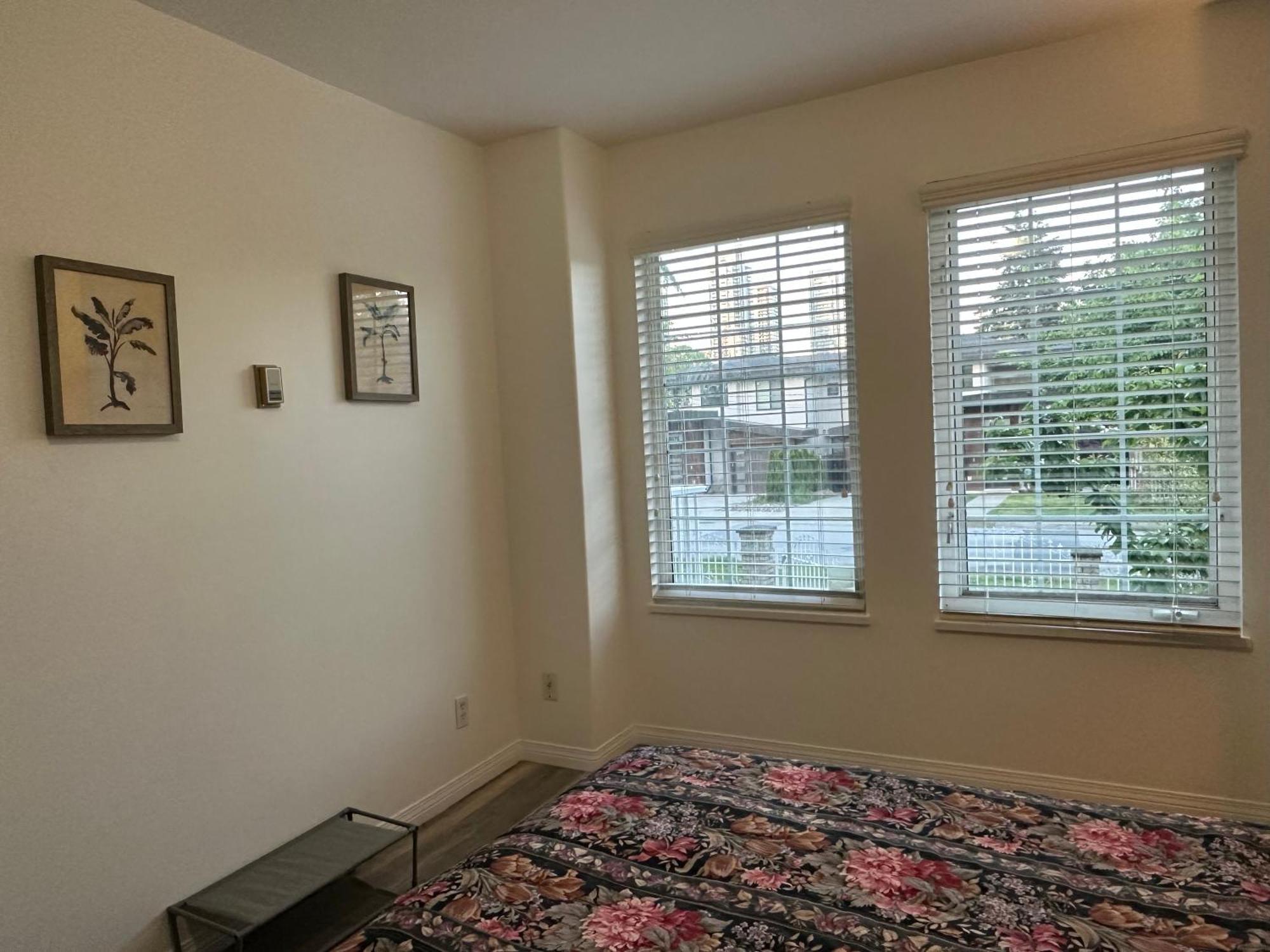Beautiful Home In Burnaby Esterno foto