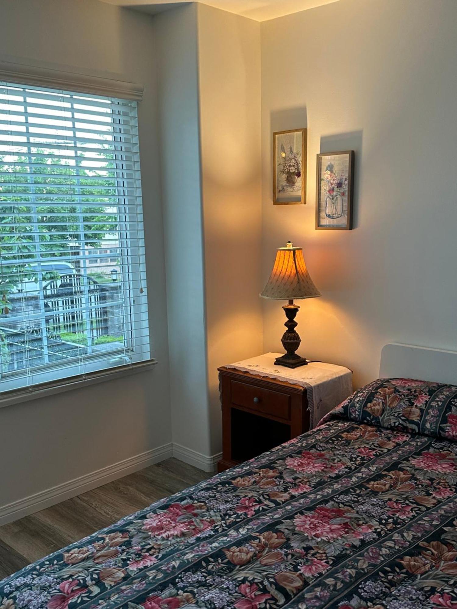 Beautiful Home In Burnaby Esterno foto