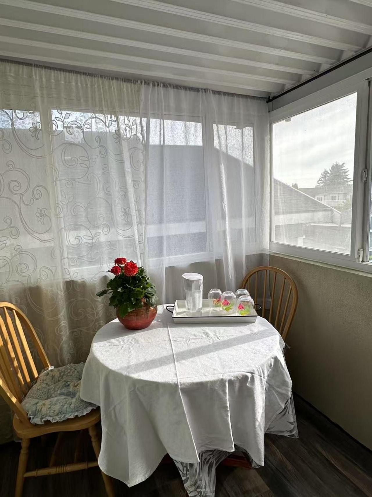 Beautiful Home In Burnaby Esterno foto