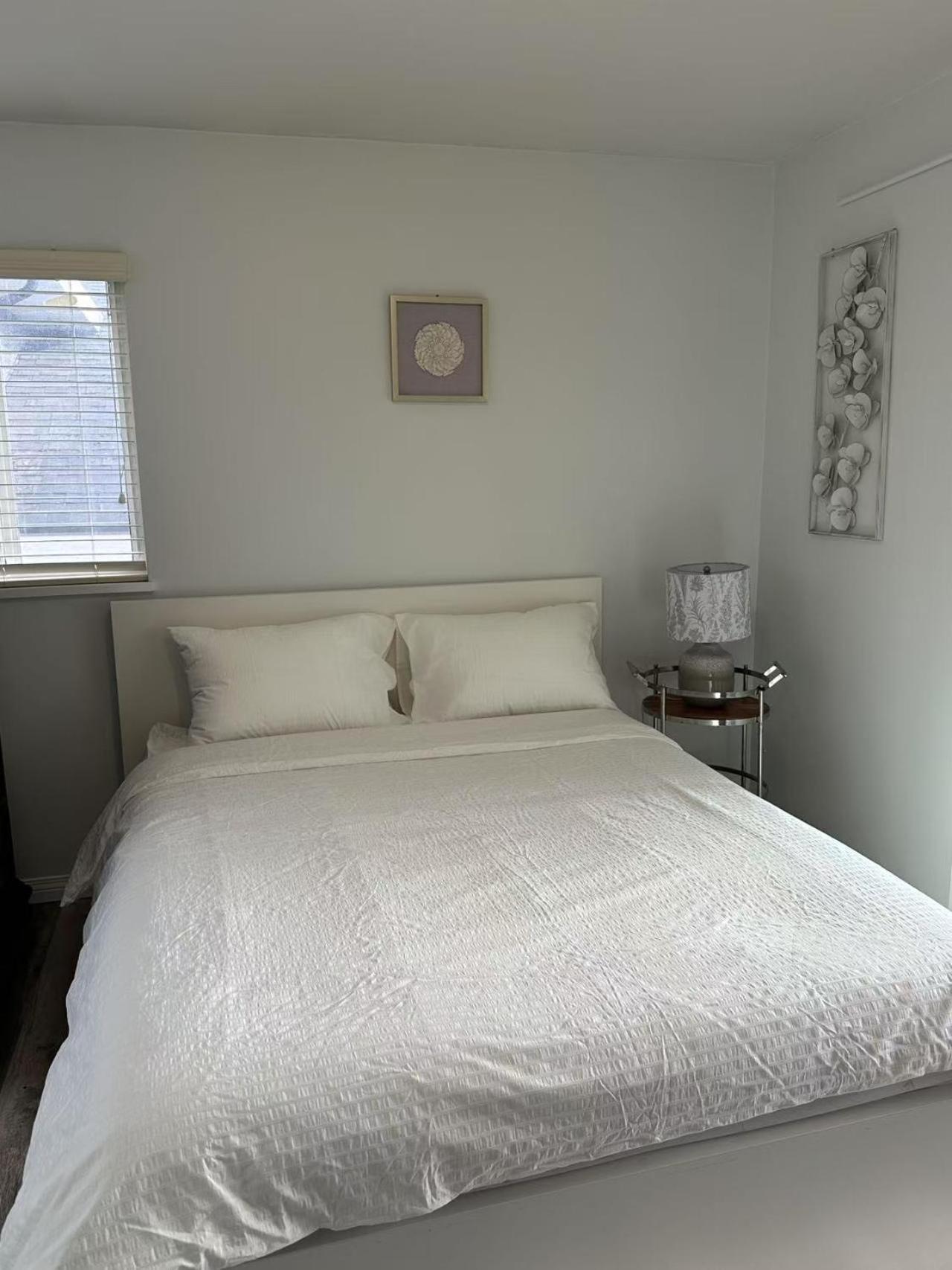 Beautiful Home In Burnaby Esterno foto